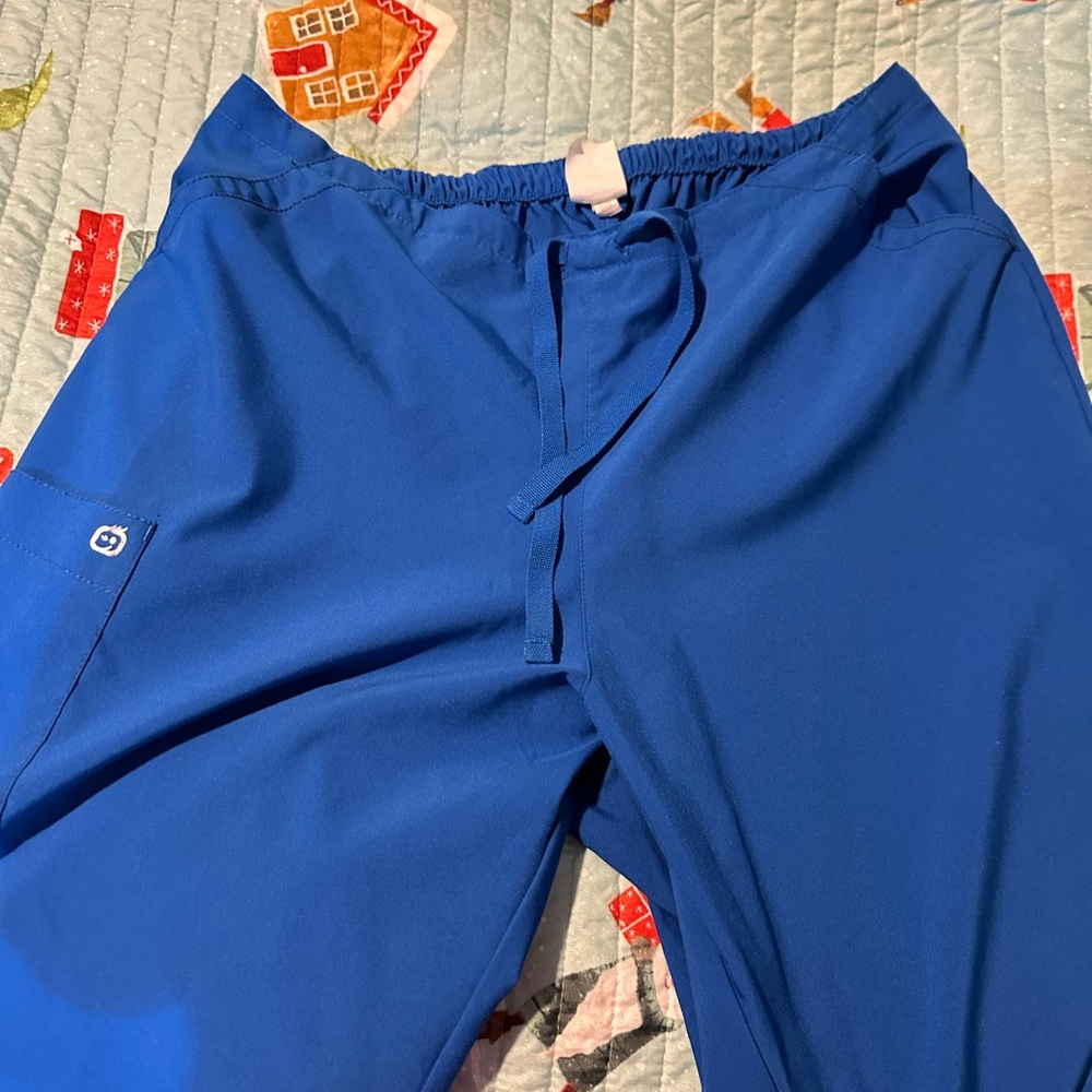 Wonder wink flare leg scrub pants